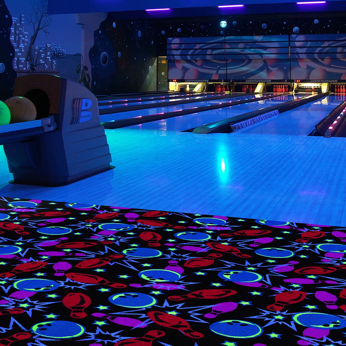 Retro-Bowl-Fluorescent-Joy-Carpets